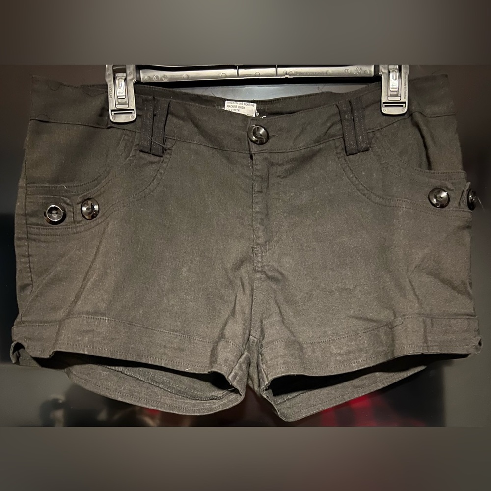 QQMY BLACK SHORT